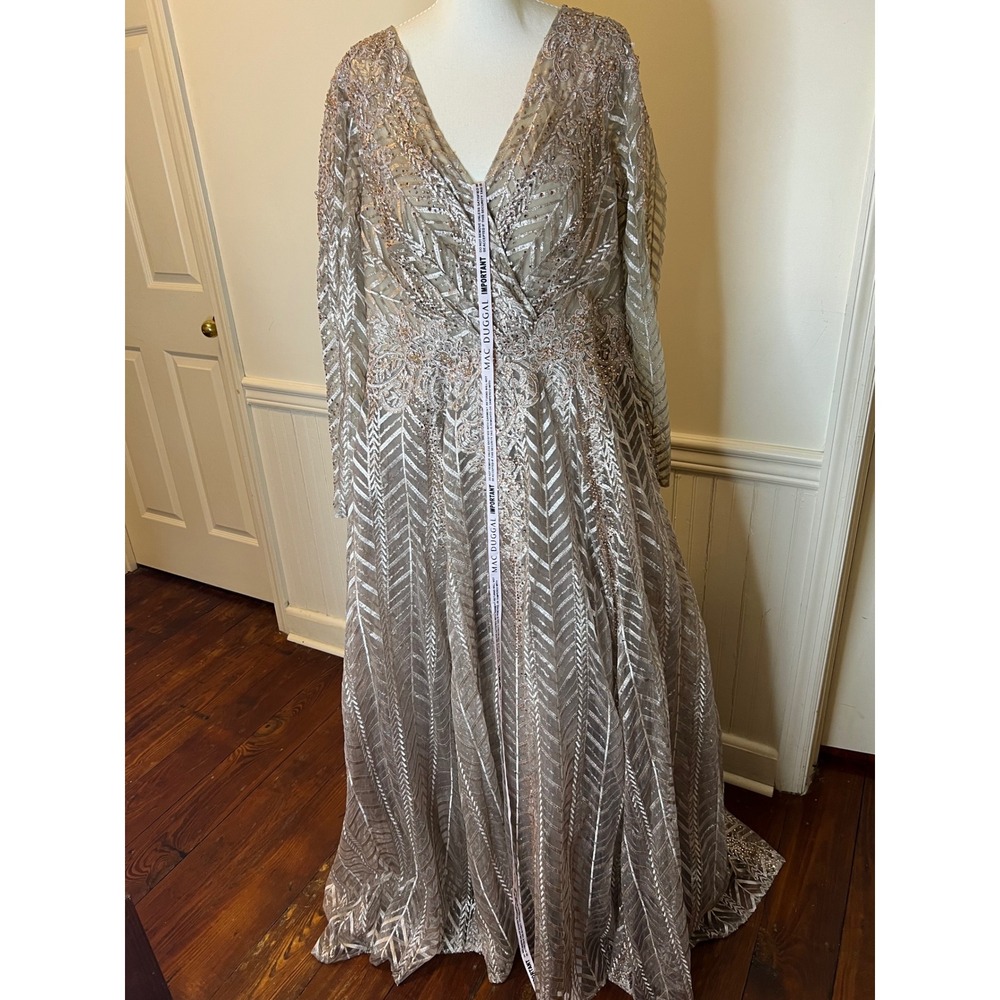 Mac Duggal Chevron Sequin Lace Long Sleeve Gown Taupe Gold Formal A Line size 16 - Picture 9 of 16